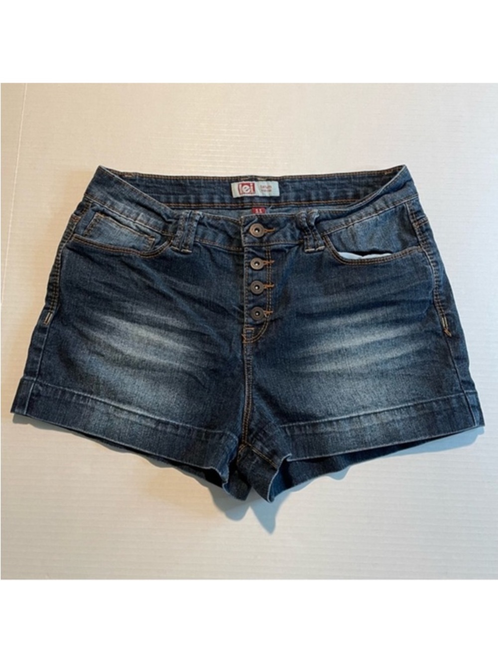 LEI Tatum High Rise Shorts Blue Denim Button Fly Junior Size 11 Regular/womens M